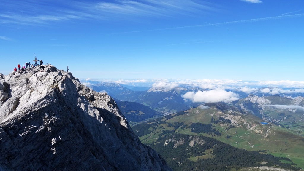 18 sommet pointe percee